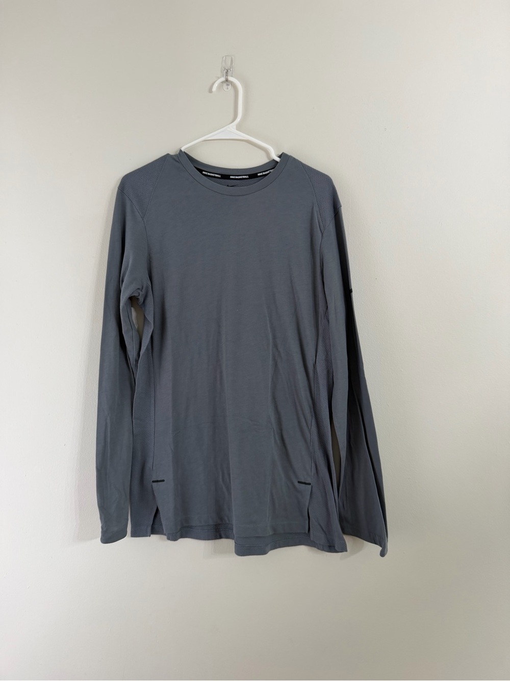 Nike Men's Long-Sleeve Crew Neck Shirt - Charcoal